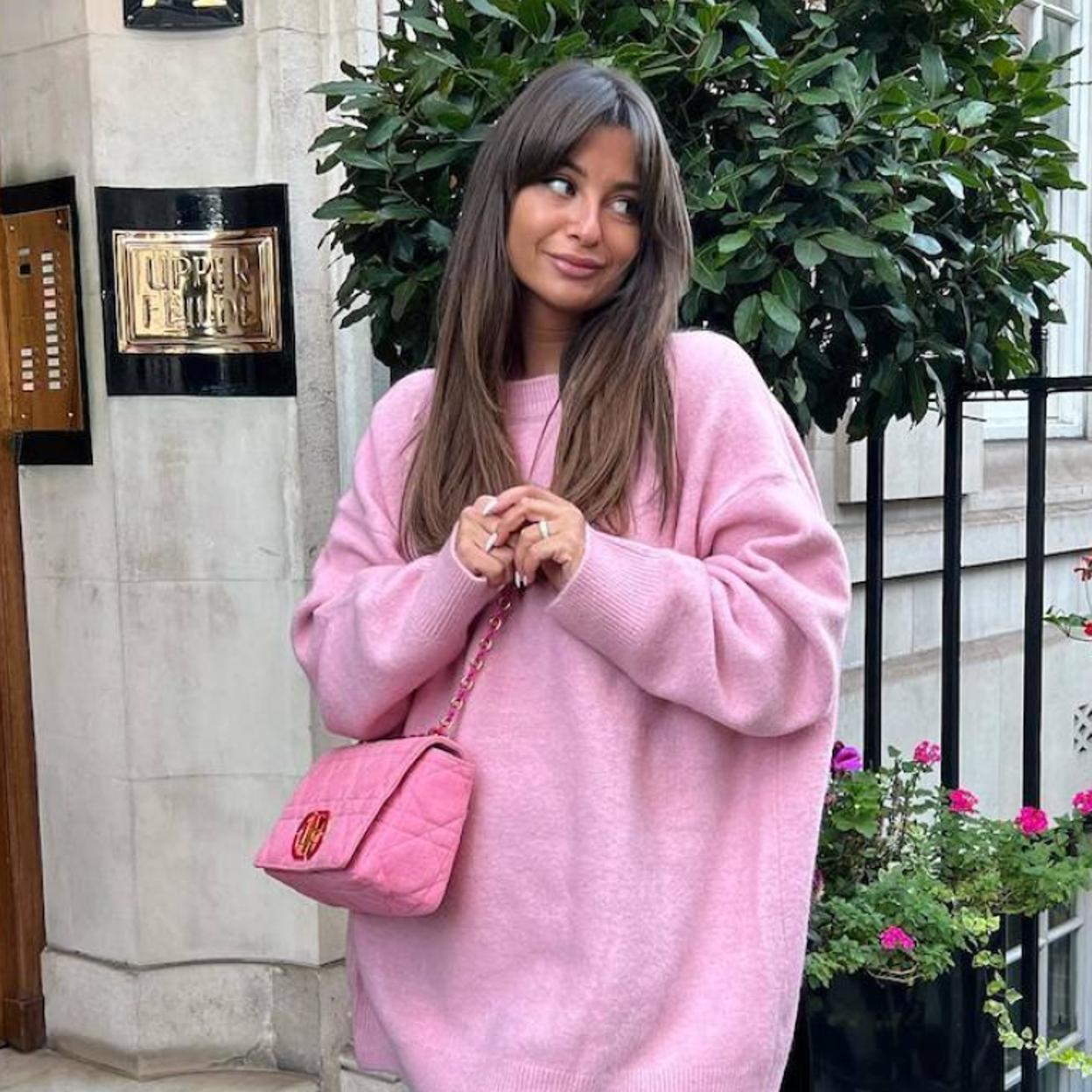 Influencer con jersey rosa/@MORGANERENAUDI