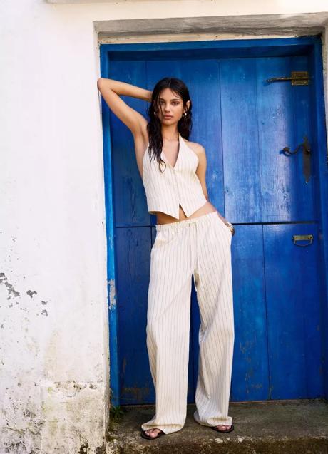 Pantalón rústico de Pull & Bear (27,99 euros)