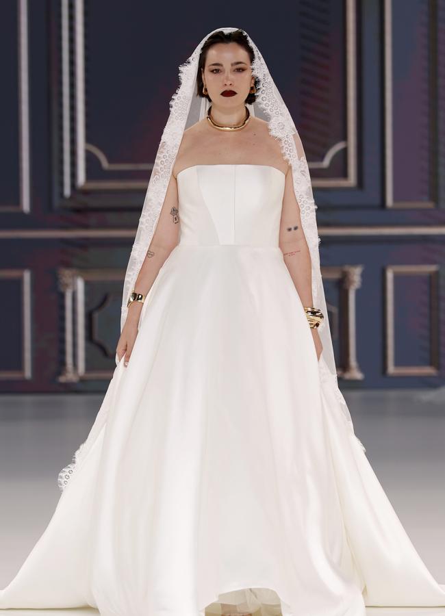 Allure Bridals. / D.R.