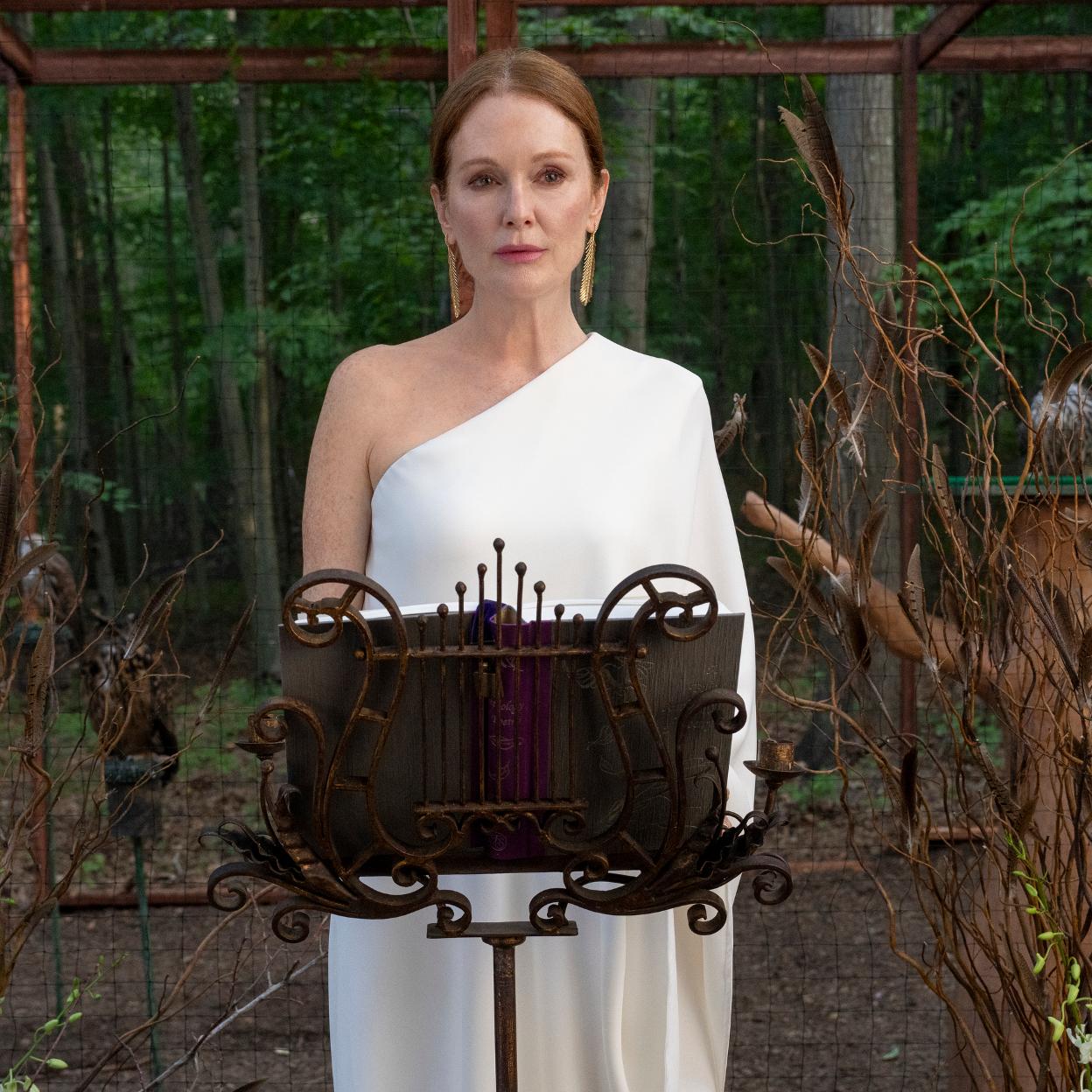Julianne Moore en un fotograma de Sirenas, la serie de Netflix que se estrena en mayo./netflix