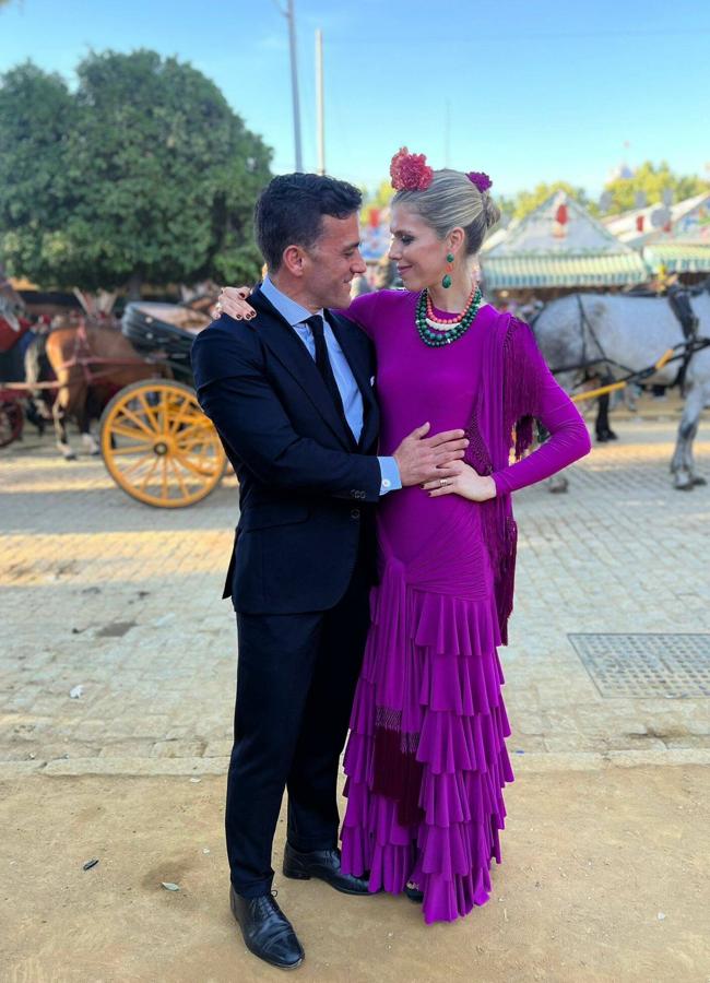 Manuela Villena con un traje de flamenca morado. / INSTAGRAM