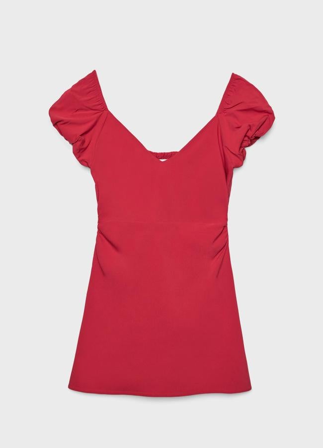 Vestido corto españda descubierta de Stradivarius (25,99e)