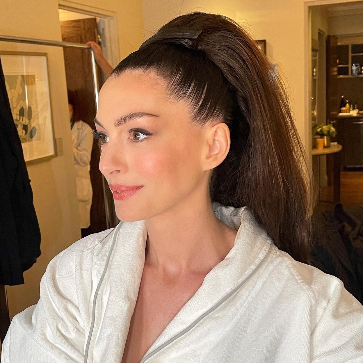 Anne Hathaway con una piel rejuvenecida./@jilliandempsey